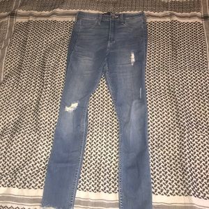 Hollister high-rise Jean leggings.